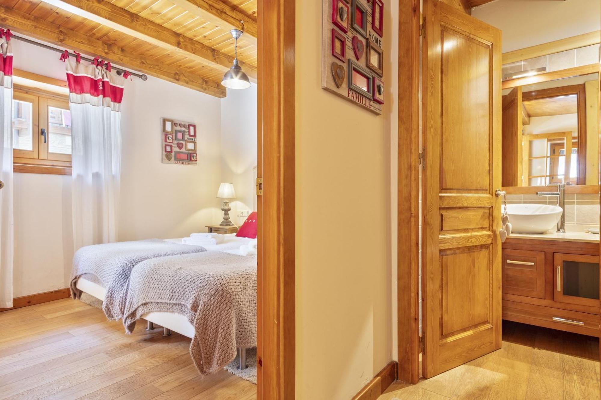 Vila Luderna - Casa Eth Farrow 2 Vielha Exteriér fotografie